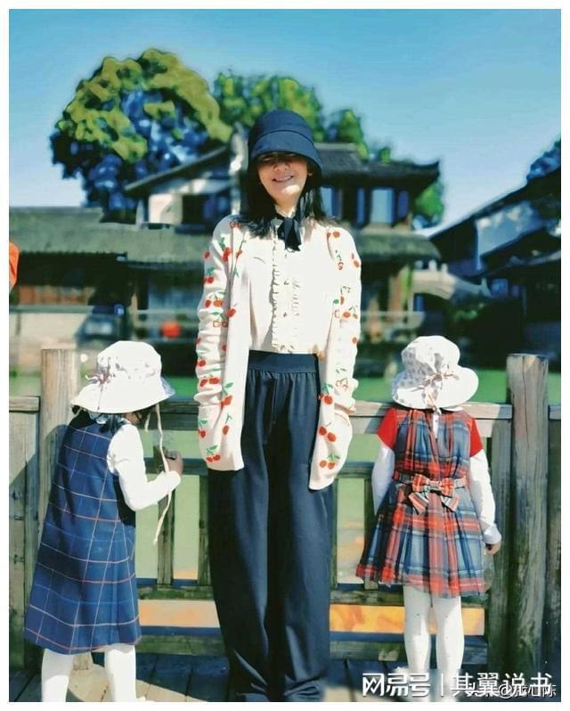 42岁谢娜练空中瑜伽腰间没有一丝赘肉真的好少女(图4)