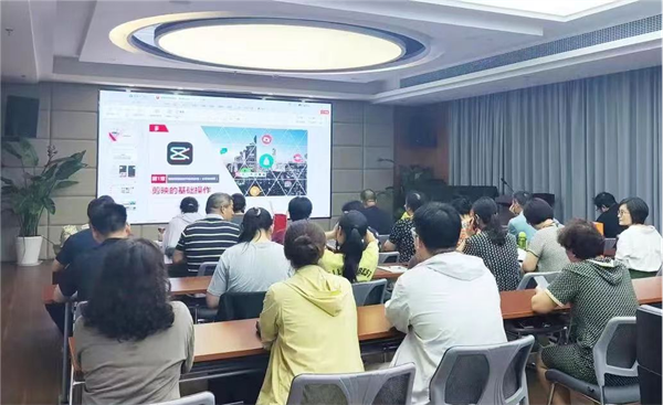 盐城亭湖：全市首家市民夜校解锁别样“夜生活”(图3)