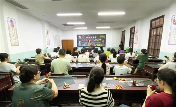 盐城亭湖：全市首家市民夜校解锁别样“夜生活”(图1)