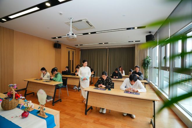 “缤谷kaiyun体育网页版夜校秋季班”课表新鲜出炉→(图1)
