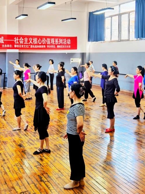 【市民艺校】公益培训班第九期——瑜伽班开始报名了！kaiyun体育全站(图1)