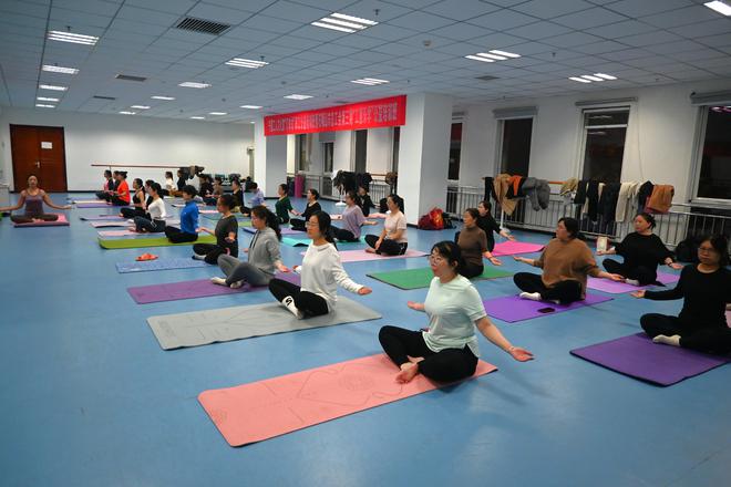 石嘴山市工惠乐学公益培训班让职工心动和工会响动双向奔赴(图2)