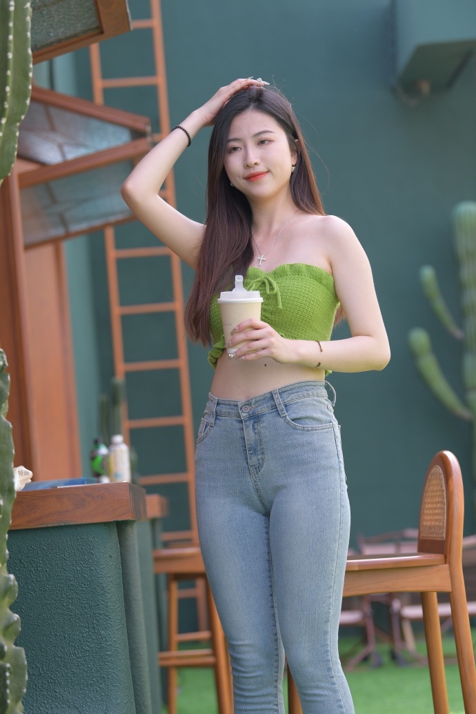蓝妖姬导航开云体育-蓝妖姬导航春节版V71(图1)