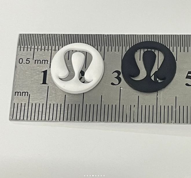 白领买爆lululemon山寨烫标“花5块5就能拥有800元瑜伽裤上最值钱的配件”(图2)