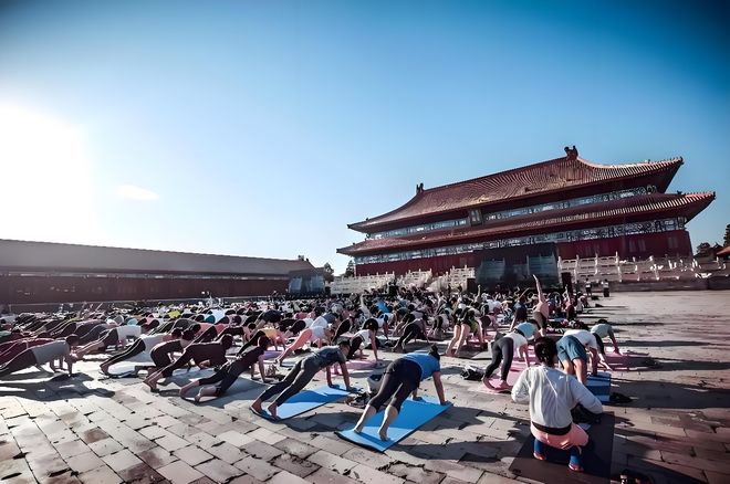 2000亿没了lululemon怎么了？(图6)